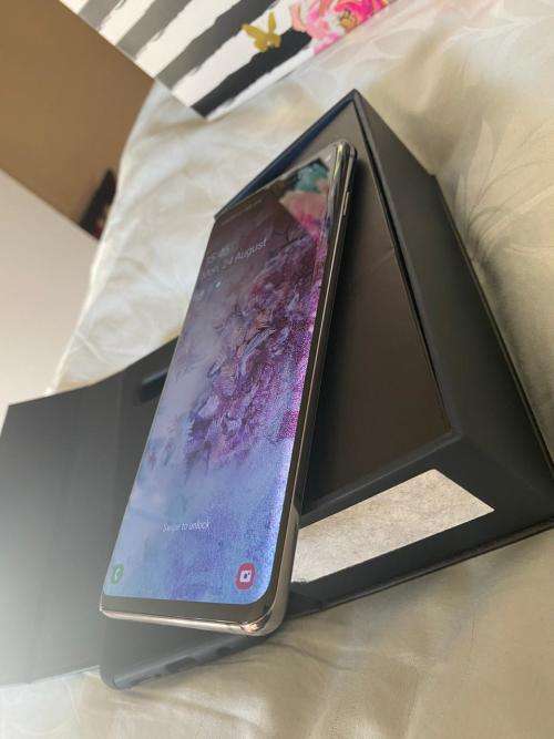 Samsung Galaxy S10 Plus (1TB, Special Edition) *EXCELLENT CONDITION * + all accessories (DUAL SIM)