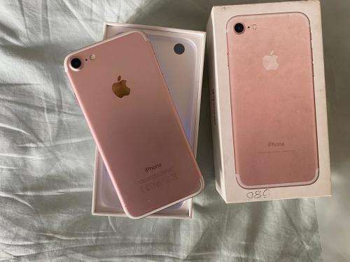 iPhone 7 Rose Gold (128GB) *EXCELLENT CONDITION * , comes with box and all accessories