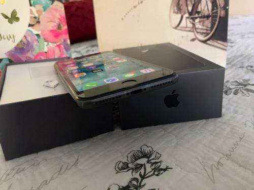 iPhone 8 Plus Space Grey (256GB capacity) *EXCELLENT CONDITION* + box and all accessories