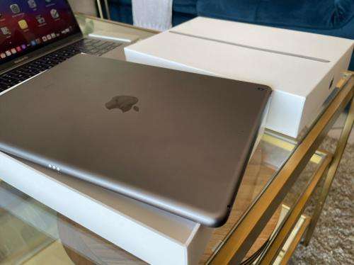 iPad 8th Gen 4G + Wi-Fi 128GB Excellent Condition + box and Proof of payment *READ AD*