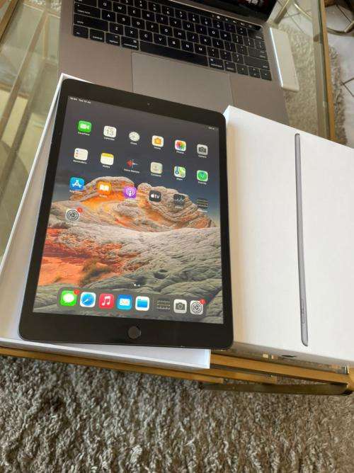 iPad 8th Gen 4G + Wi-Fi 128GB Excellent Condition + box and Proof of payment *READ AD*