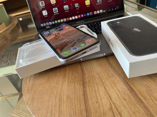 iPhone 11 Purple (64GB) *IN EXCELLENT CONDITION* , comes with packaging and accessories