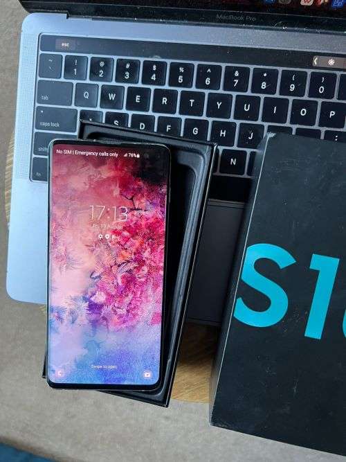Samsung Galaxy S10 Plus (128GB) *EXCELLENT CONDITION * + Box and Accessories