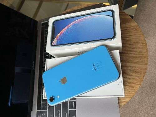 iPhone XR Blue (64GB) *EXCELLENT CONDITION , comes with box and all accessories