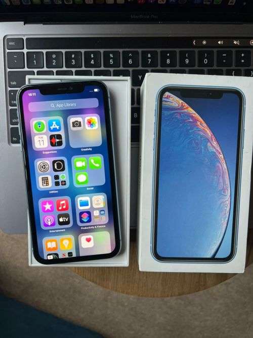 iPhone XR Blue (64GB) *EXCELLENT CONDITION , comes with box and all accessories