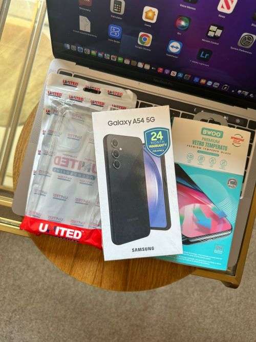 Samsung Galaxy A54 5G Dual Sim (256GB) *BRAND NEW SEALED * + screen protector and pouch.