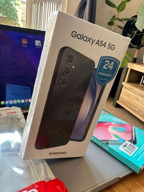 Samsung Galaxy A54 5G Dual Sim (256GB) *BRAND NEW SEALED * + screen protector and pouch.
