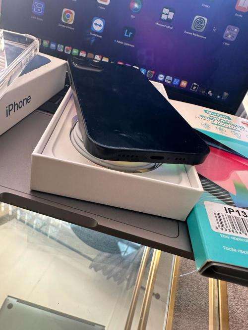 iPhone 13  (128GB) Midnight +box & accessories. Excellent Condition* OPEN TO ALL NETWORKS*