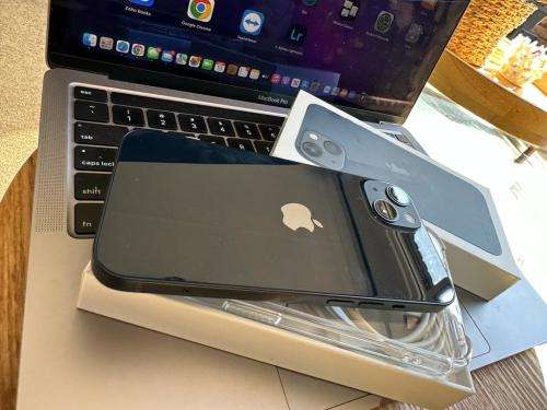 iPhone 13 ,Midnight (256GB)  Prestine Condition + box, charger and EXTRAS worth R799