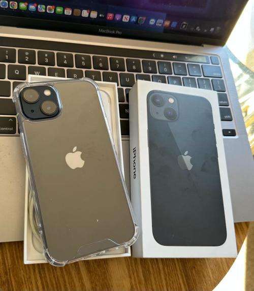 iPhone 13 ,Midnight (256GB)  Prestine Condition + box, charger and EXTRAS worth R799