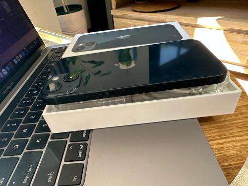 iPhone 13 ,Midnight (256GB)  Prestine Condition + box, charger and EXTRAS worth R799