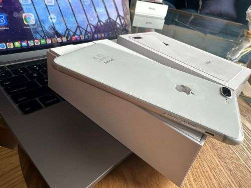 iPhone 8 Plus (256GB) *EXCELLENT CONDITION , comes with box and all accessories + Extras worth R499