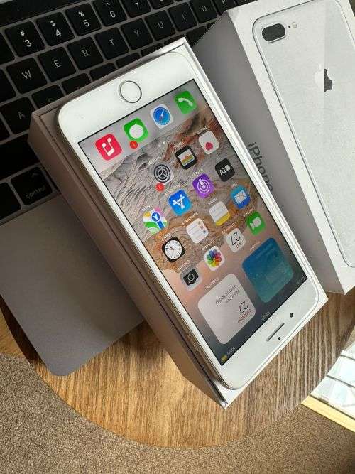 iPhone 8 Plus (256GB) *EXCELLENT CONDITION , comes with box and all accessories + Extras worth R499