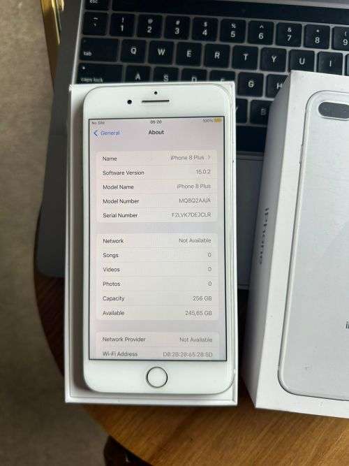 iPhone 8 Plus (256GB) *EXCELLENT CONDITION , comes with box and all accessories + Extras worth R499