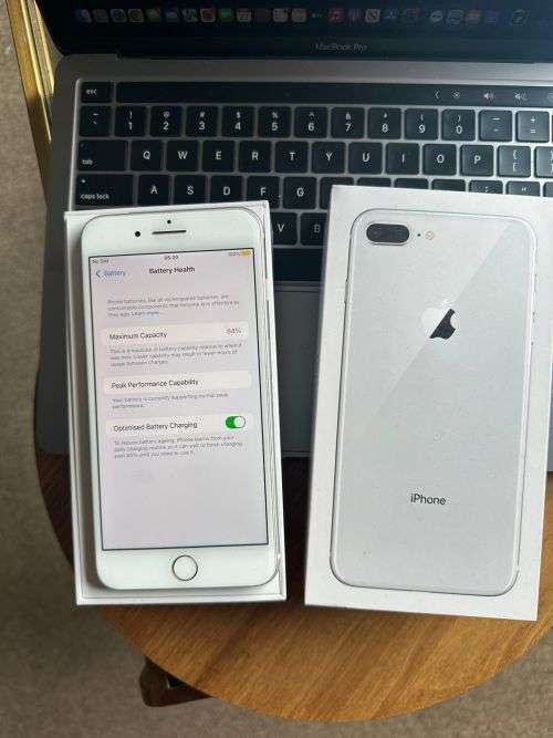 iPhone 8 Plus (256GB) *EXCELLENT CONDITION , comes with box and all accessories + Extras worth R499