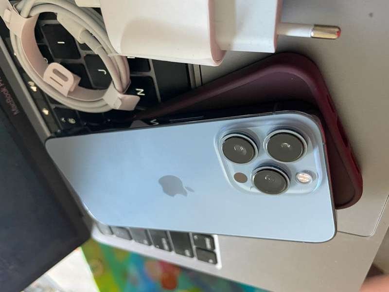 iPhone 13 Pro Sierra Blue (256GB)*EXCELLENT CONDITION *  + packaging and accessories