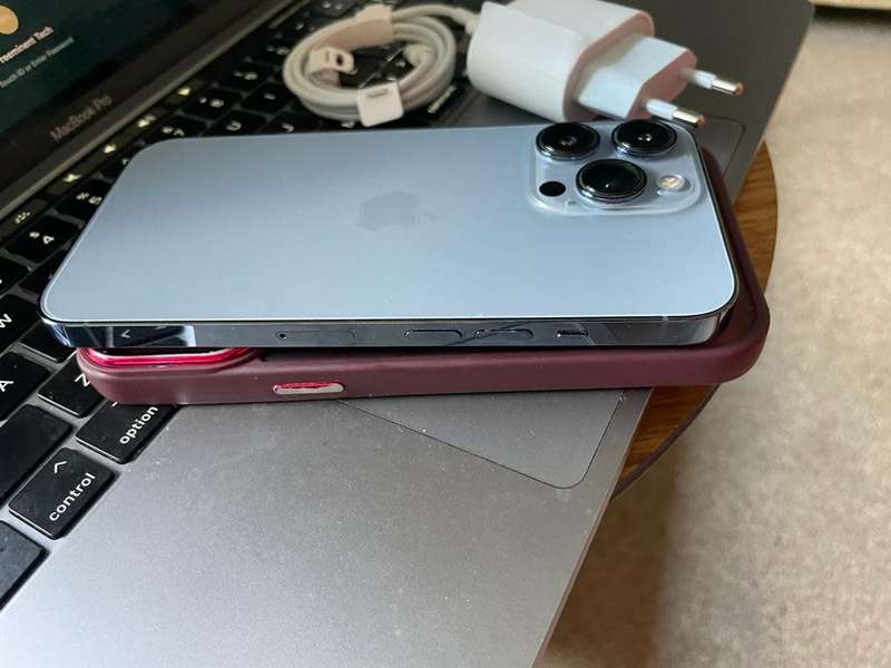 iPhone 13 Pro Sierra Blue (256GB)*EXCELLENT CONDITION *  + packaging and accessories