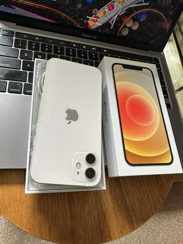 iPhone 12 , Silver (64GB)  Prestine Condition + box, charger and EXTRAS worth R499