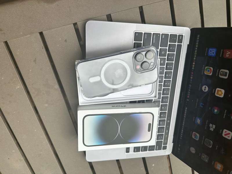 iPhone 14 Pro, Space Black (128GB)*REFURBISHED CONDITION *  + packaging and accessories