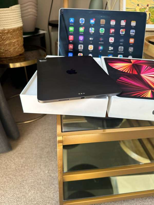 iPad Pro 11 Inch 3rd Gen M1 Processor(128GB) Wi-Fi Only