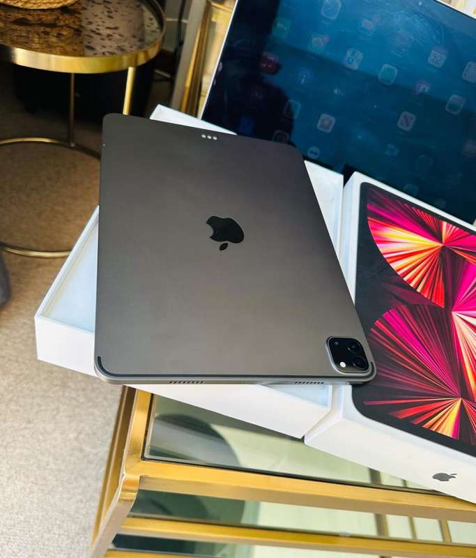iPad Pro 11 Inch 3rd Gen M1 Processor(128GB) Wi-Fi Only