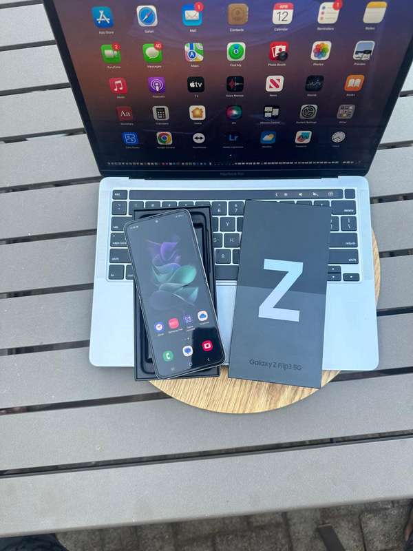 Samsung Galaxy Z Flip 3 Purple (256GB)*