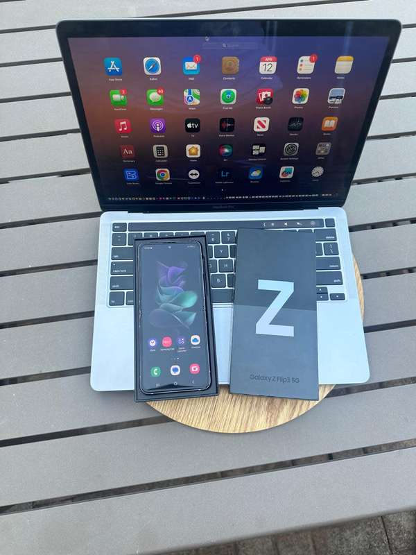 Samsung Galaxy Z Flip 3 Purple (256GB)*