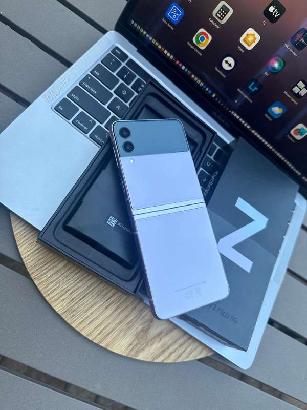 Samsung Galaxy Z Flip 3 Purple (256GB)*
