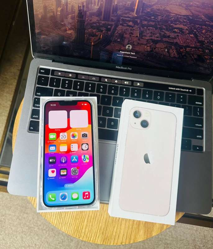 iPhone 13 , Pink (256GB)  Excellent Pre-owned  Condition + box, charger and Accessories