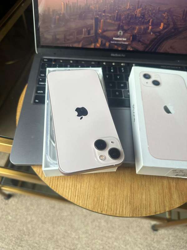 iPhone 13 , Pink (256GB)  Excellent Pre-owned  Condition + box, charger and Accessories