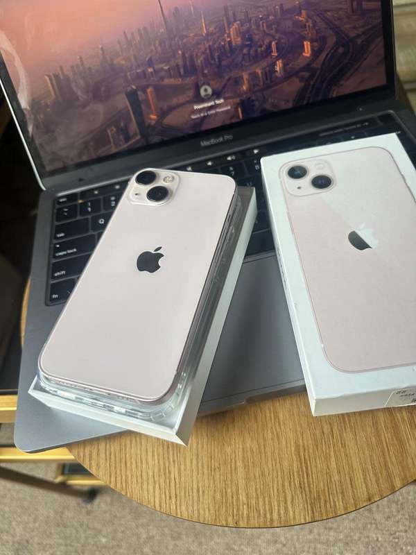iPhone 13 , Pink (256GB)  Excellent Pre-owned  Condition + box, charger and Accessories