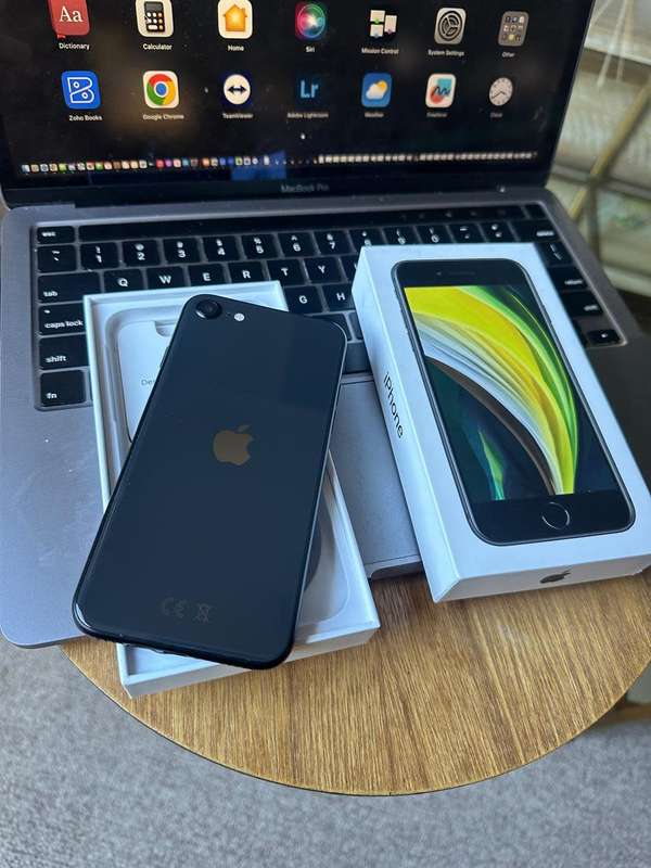 iPhone SE Model A2296 (128GB) Black in Excellent Condition + Box & Accessories