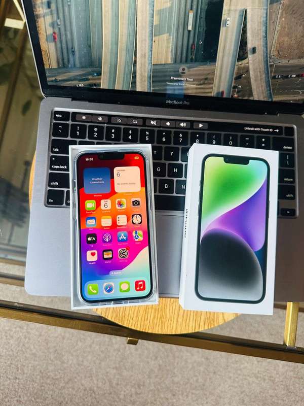 iPhone 14 , Midnight (128GB)  Excellent Condition + box, charger and Accessories