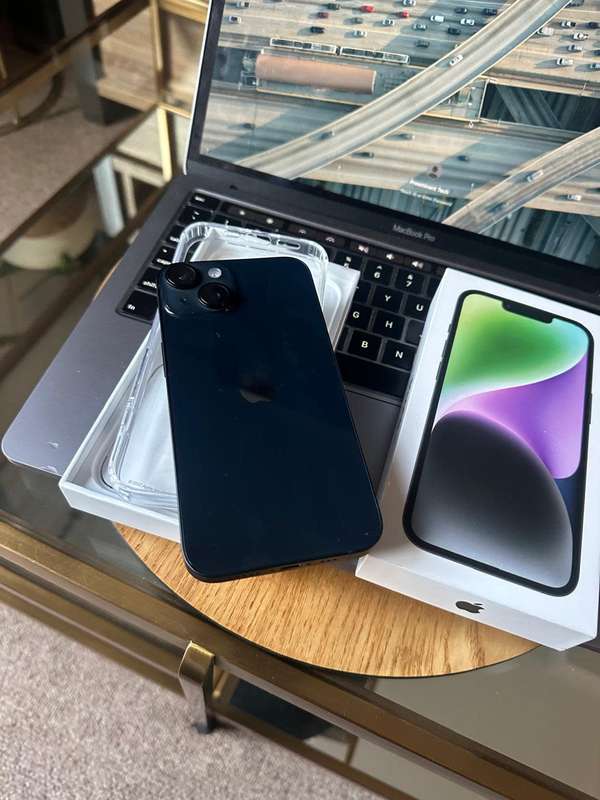 iPhone 14 , Midnight (128GB)  Excellent Condition + box, charger and Accessories