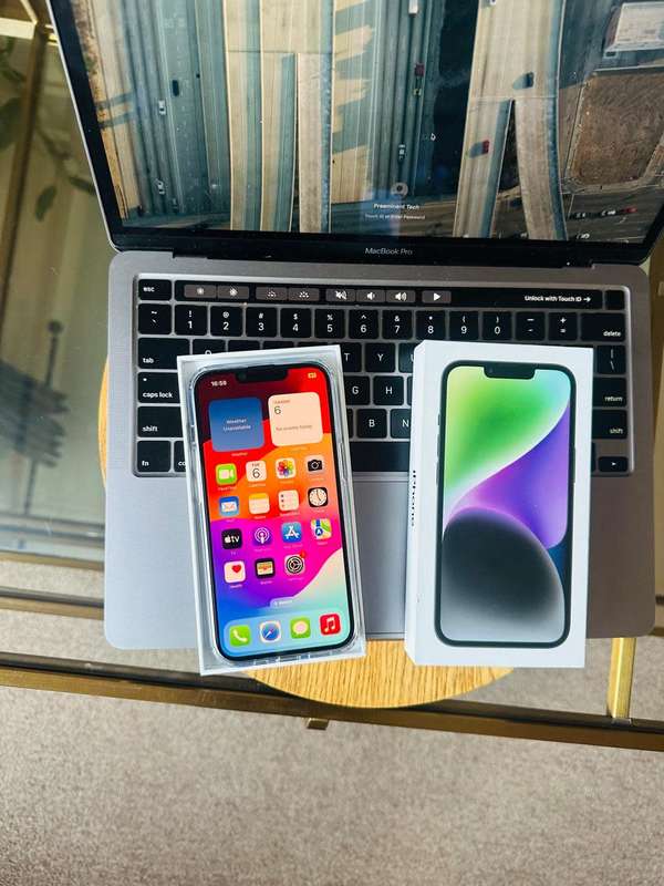 iPhone 14 , Midnight (128GB)  Excellent Condition + box, charger and Accessories