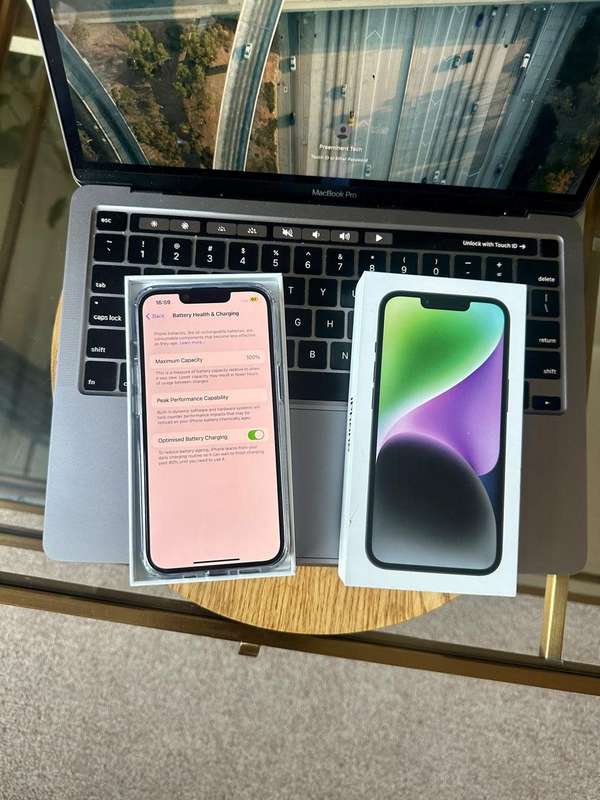 iPhone 14 , Midnight (128GB)  Excellent Condition + box, charger and Accessories