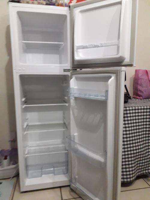 Hisense Top Mount Refrigerator H220TWH