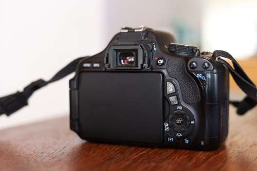 Canon EOS 600D Camera + 2 Batteries