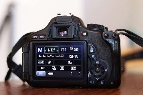Canon EOS 600D Camera + 2 Batteries