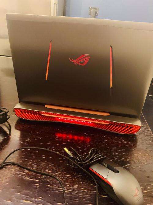 ASUS G752VY-GC169T - Core I7-6700HQ / 16Gb DDR4 / Geforce GTX980M / 17.3 " FHD G-Sync / 1TB  HDD