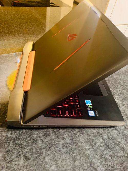 ASUS G752VY-GC169T - Core I7-6700HQ / 16Gb DDR4 / Geforce GTX980M / 17.3 " FHD G-Sync / 1TB  HDD