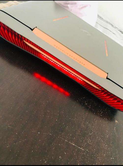 ASUS G752VY-GC169T - Core I7-6700HQ / 16Gb DDR4 / Geforce GTX980M / 17.3 " FHD G-Sync / 1TB  HDD