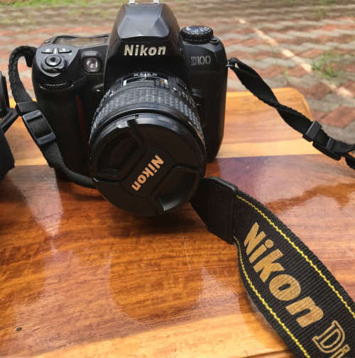 Nikon Digital Camera  D100 #2155956 AF Micro Nikkor 60 mm 1:2.8D (A-2)