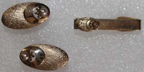 Pearl Cufflinks and Tie Clip