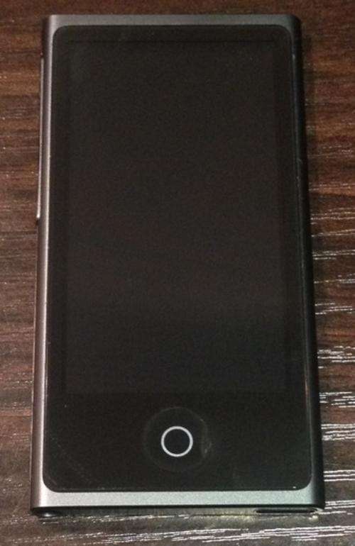 Apple iPod Nano 16GB (Like New)