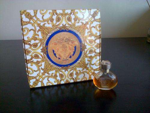 Beautiful Vesace Blonde mini perfume bottle with box 5ml EDT