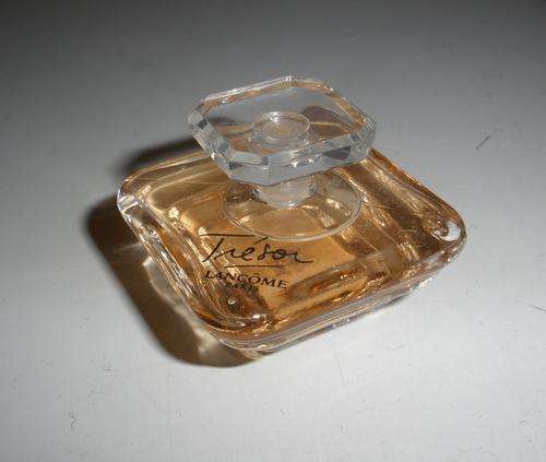 Lancome Tresor mini perfume bottle. EDP 7.5ml