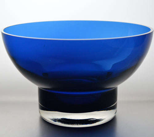 ELEGANCE & SIMPLICITY : A MAGNIFICENT 1970s COBALT BLUE SCHOTT AND ZWIESEL BOWL: A BEAUTY OF NOTE