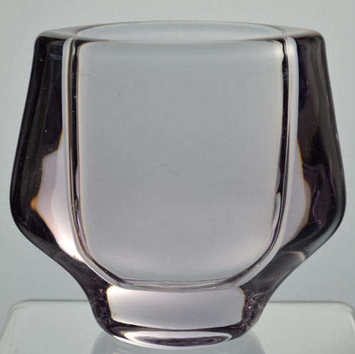 * MAGNIFICENT PRESSED GLASS VASE BY FRANTISEK VIZNER (1936-2011): A SUPERB COLLECTOR'S ITEM