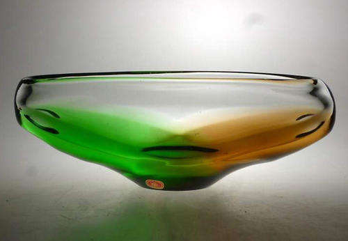 A MAGNIFICENT GREEN, AMBER & CLEAR CZECH ART GLASS BOWL, DESIGNED BY LADISLAV PALECEK